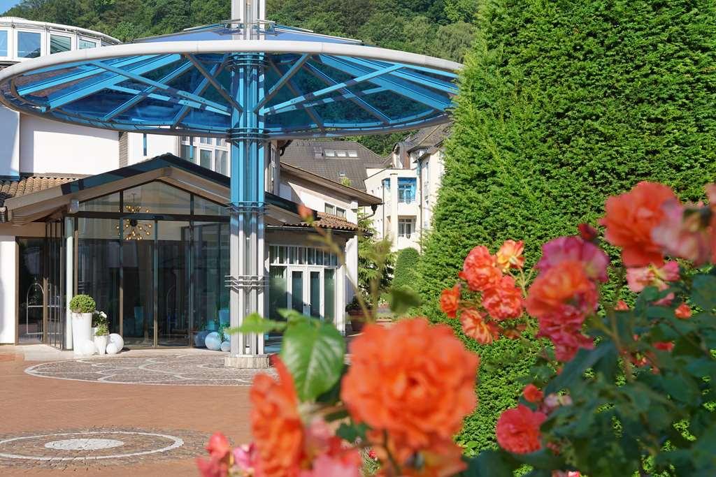 Vila Vita Rosenpark Marburg Luaran gambar Entrance of the German National Academy for Public Health at the Robert Koch Institute