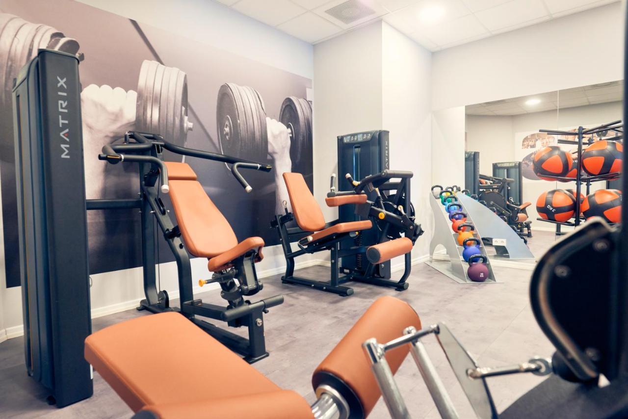 Vila Vita Rosenpark Marburg Luaran gambar The gym at the hotel