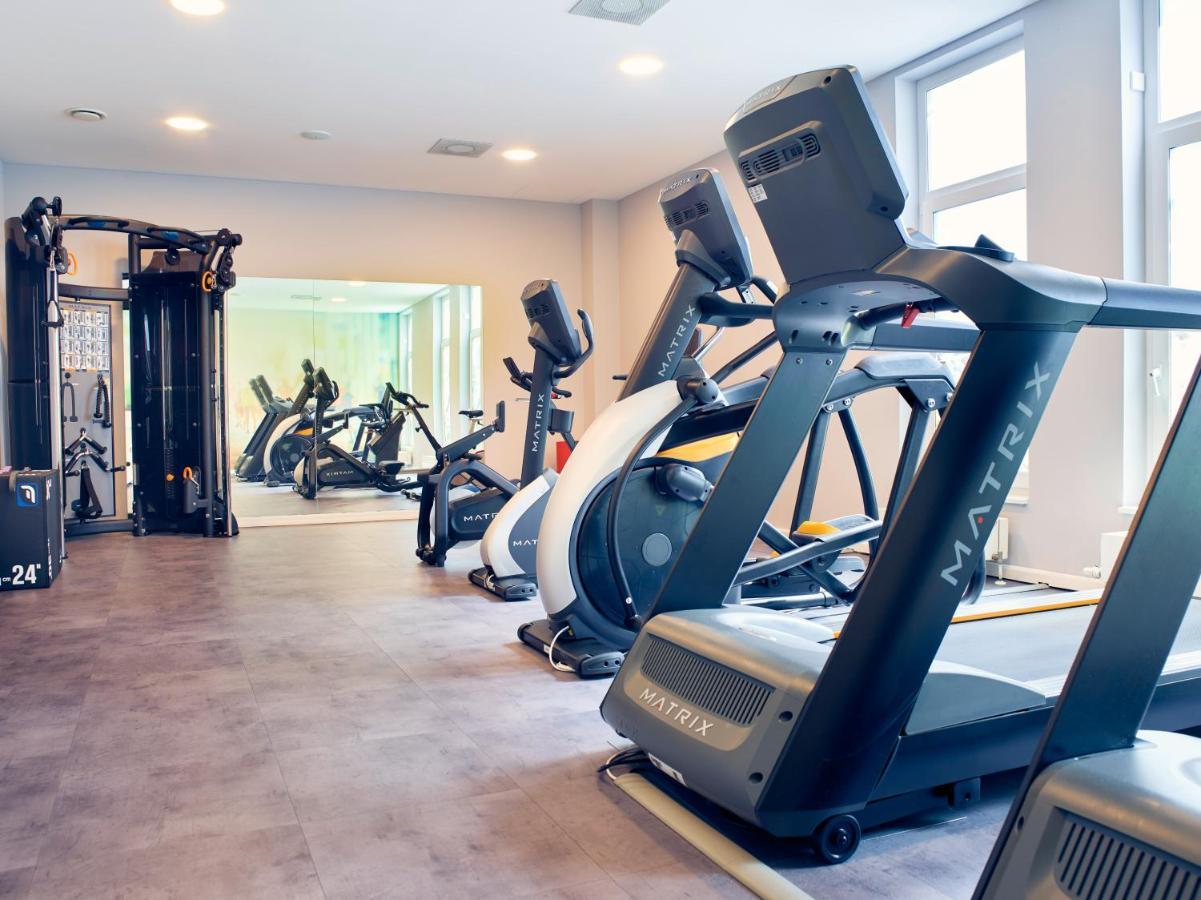 Vila Vita Rosenpark Marburg Luaran gambar A gym in a hotel