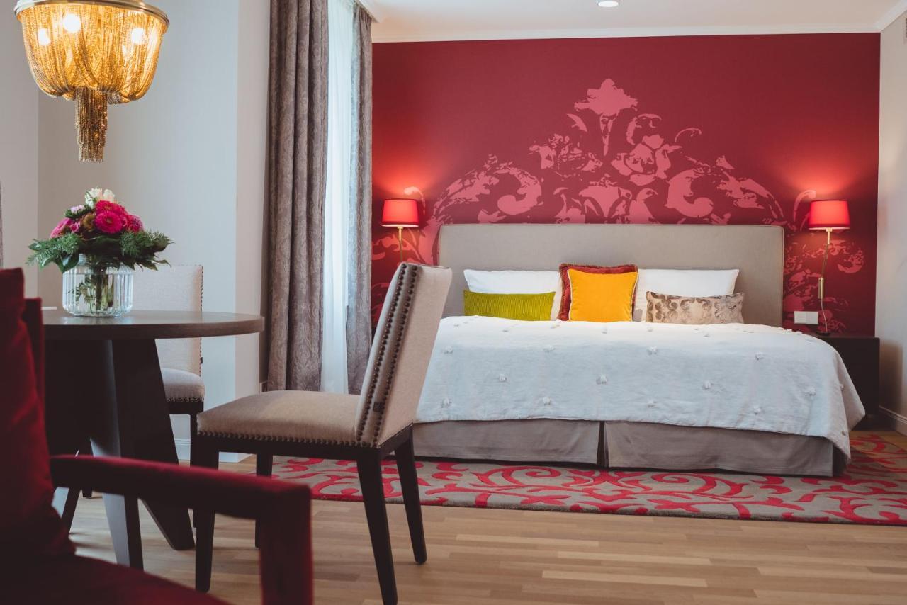 Vila Vita Rosenpark Marburg Luaran gambar A room at the hotel