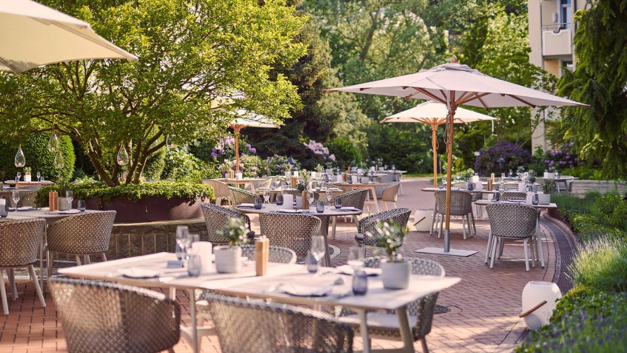 Vila Vita Rosenpark Marburg Luaran gambar The Terrace at the Hotel de la Paix