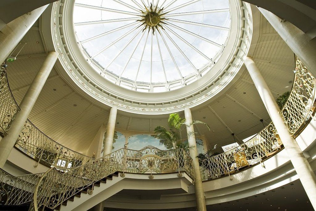 Vila Vita Rosenpark Marburg Luaran gambar The interior of the hotel